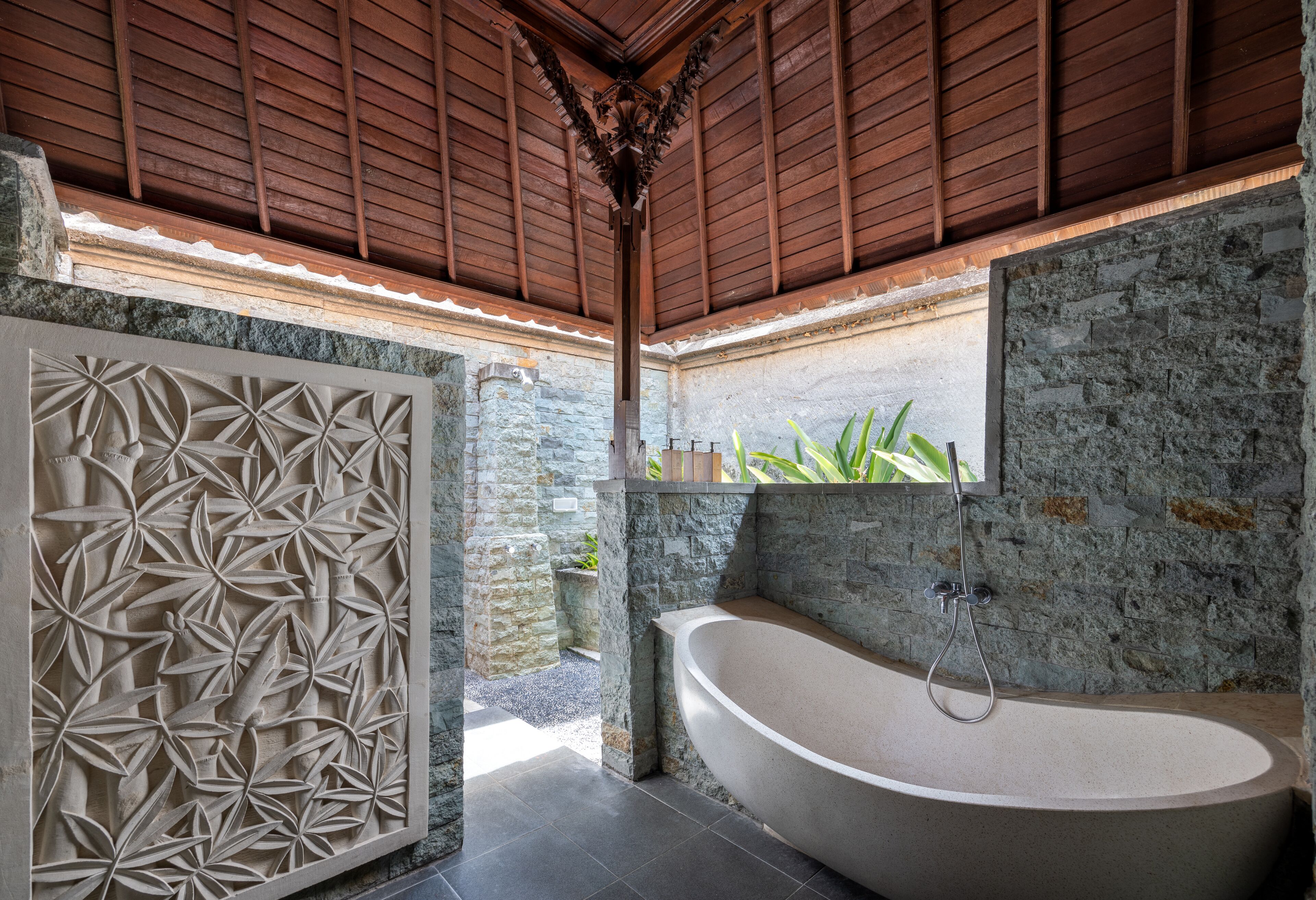 garden villa | bathroom | combined shower/bathtub, deep-soaking bathtub, free toiletries, towels