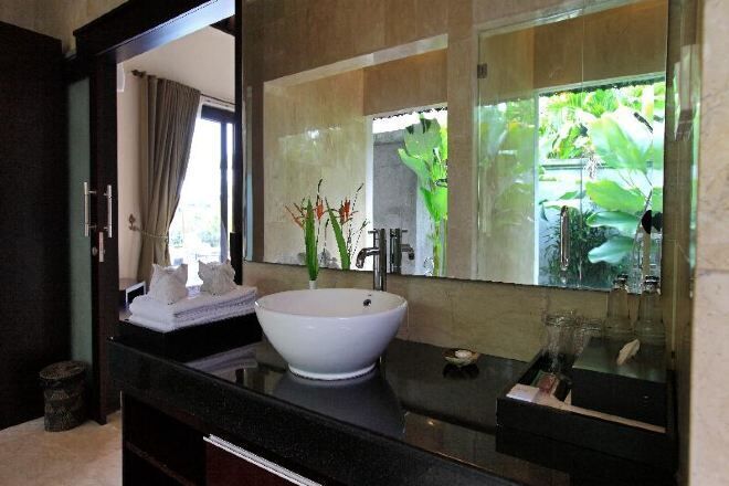 バスルーム | シャワー付き浴槽、深めの浴槽、バスアメニティ (無料)、タオル