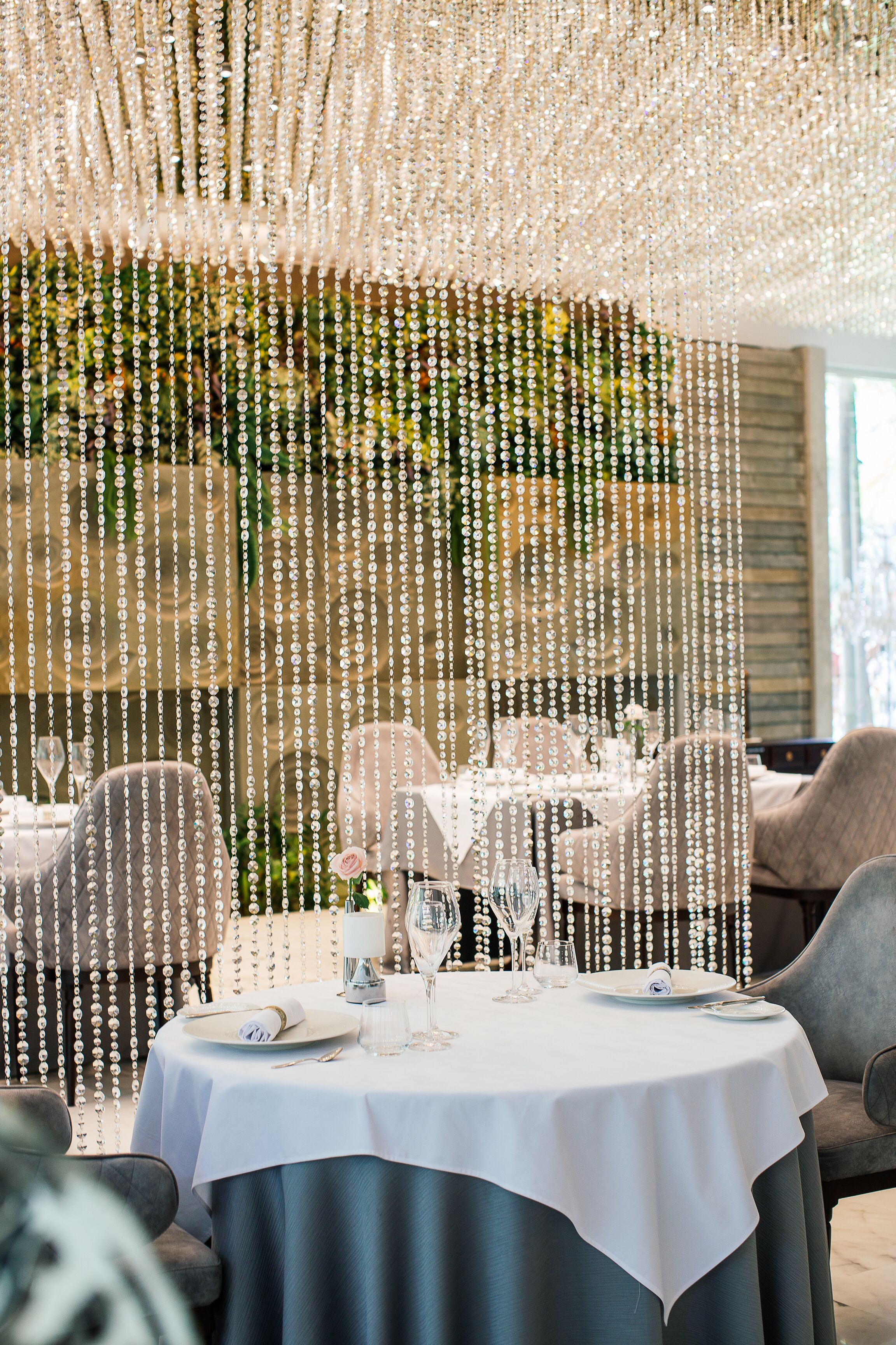 2 restaurants, breakfast, lunch, dinner served; cambodian cuisine