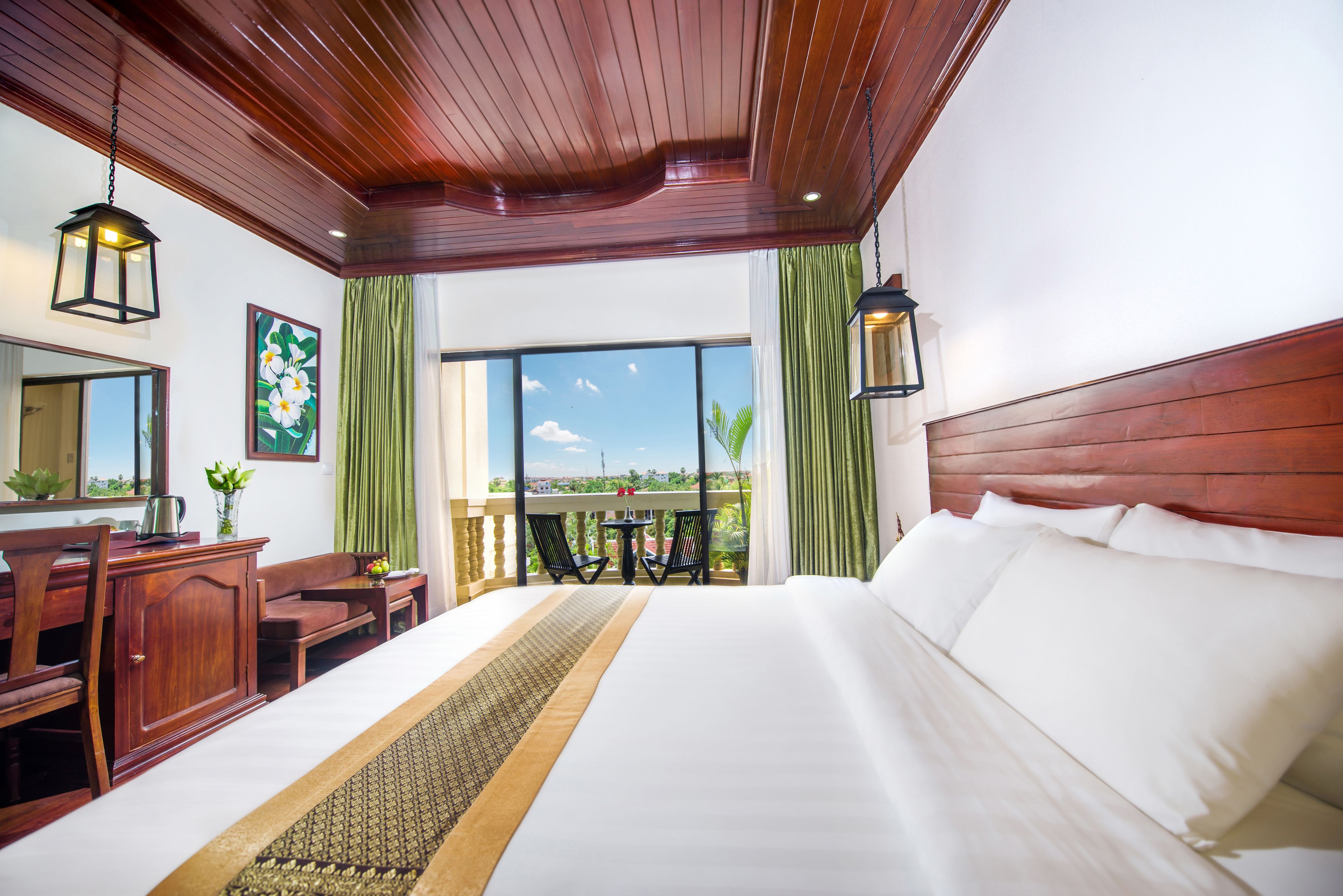 Ropa de cama hipoalergénica, cubrecamas y minibar 