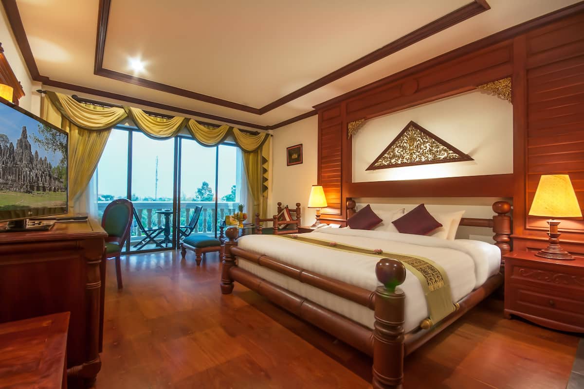Landmark Double Room | 1 bedroom, hypo-allergenic bedding, down duvets, minibar