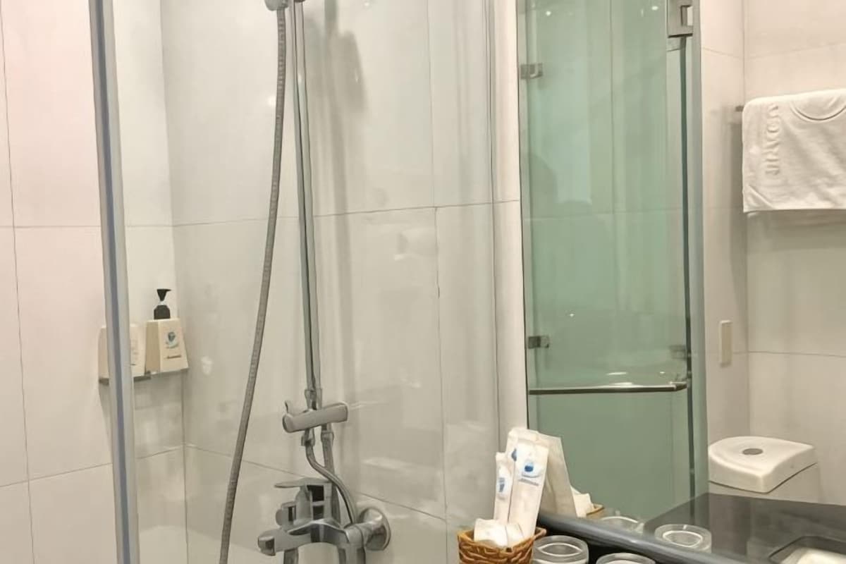 Shower, free toiletries, hair dryer, bathrobes