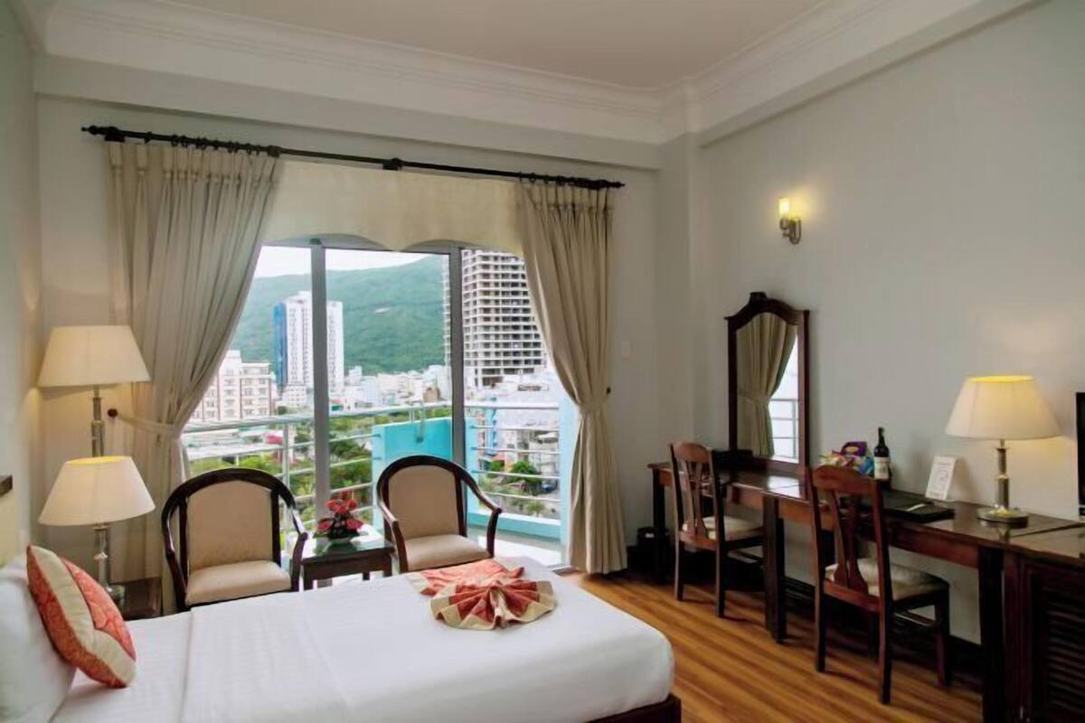 Minibar, in-room safe, desk, rollaway beds