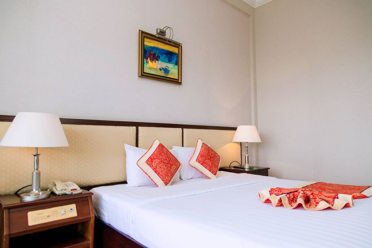 Minibar, in-room safe, desk, rollaway beds