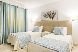 1 bedroom, iron/ironing board, free cribs/infant beds, bed sheets - Jardim do Vau (Portimão)