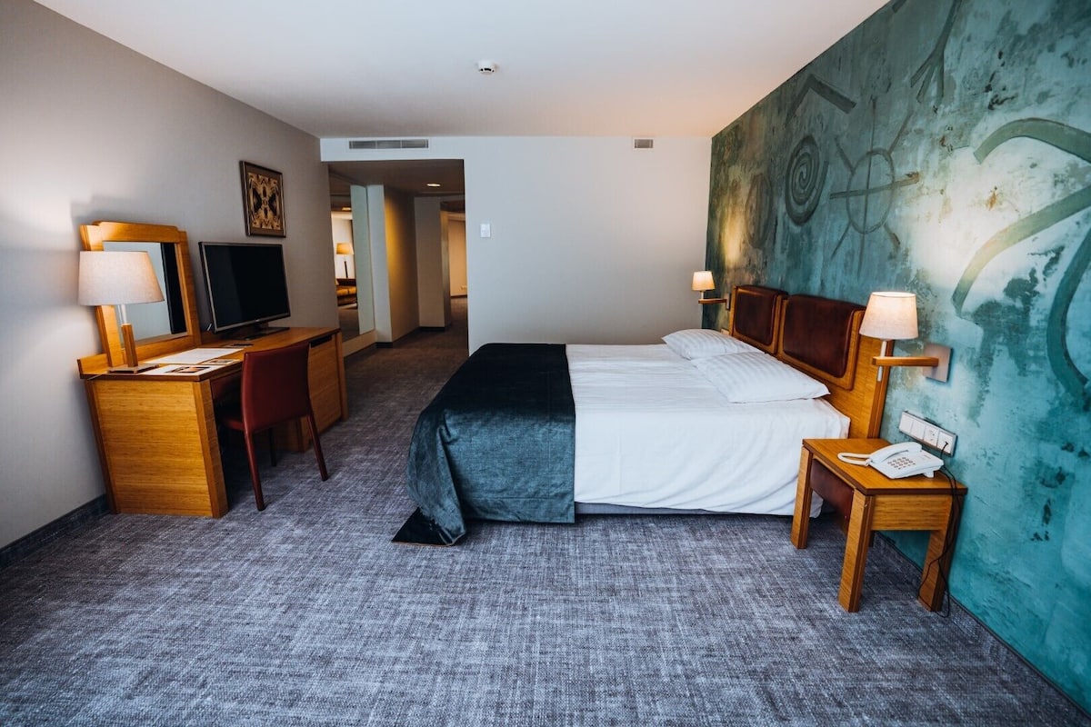 Family Apartment with SPA access | 1 bedroom, minibar, in-room safe, desk