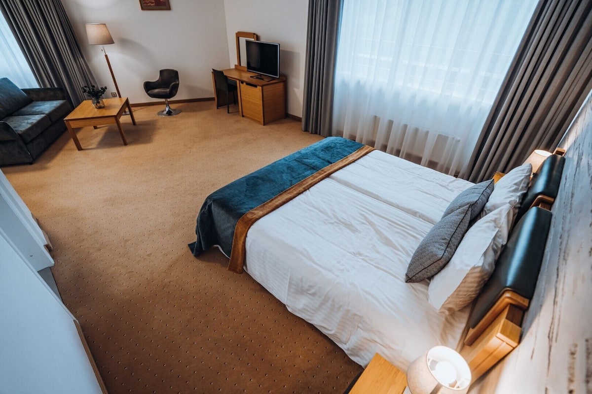Apartment with terrace and SPA access | 1 bedroom, minibar, in-room safe, desk