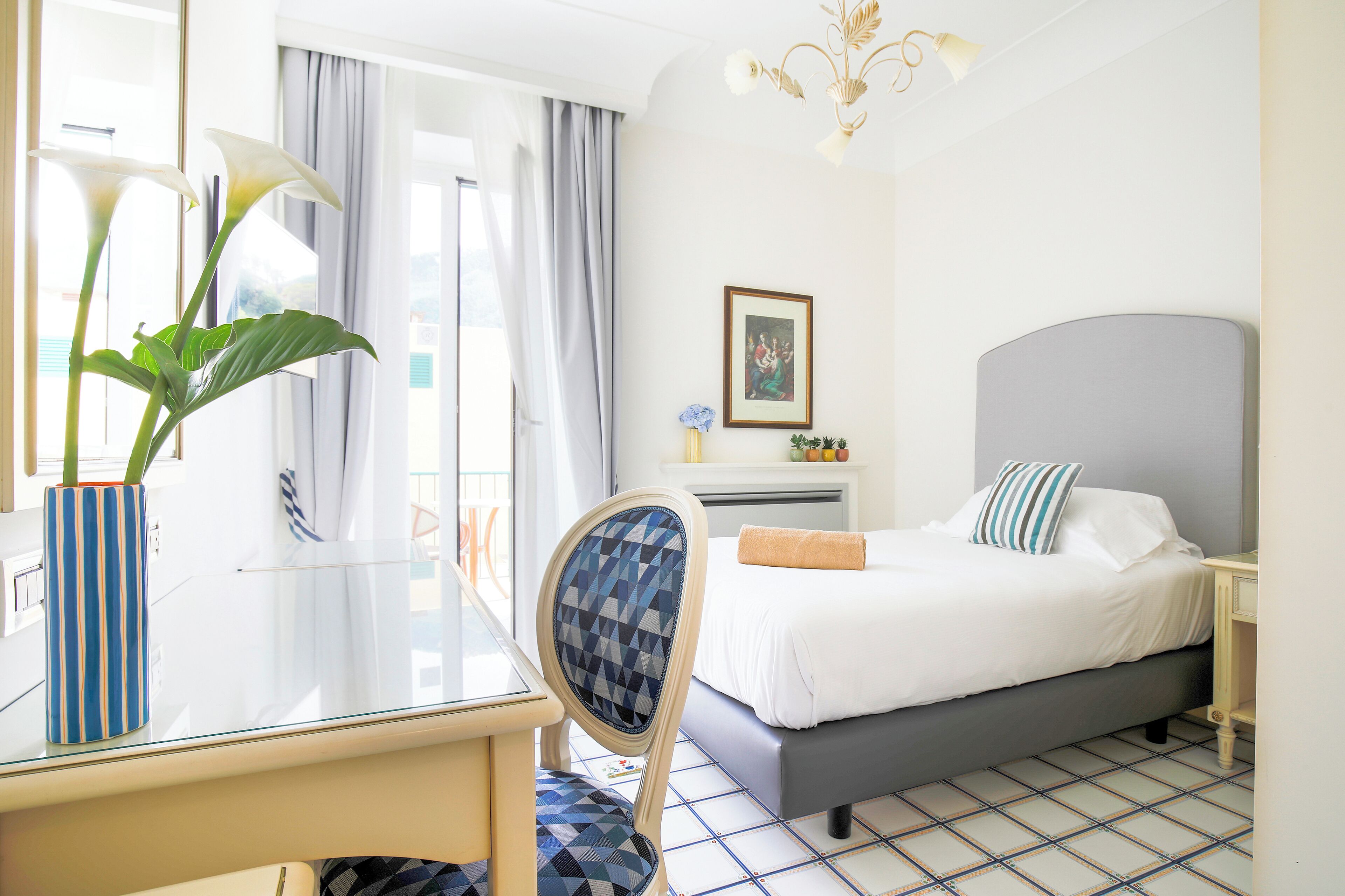 standard single room, 1 single bed | minibar, in-room safe, desk, free wifi