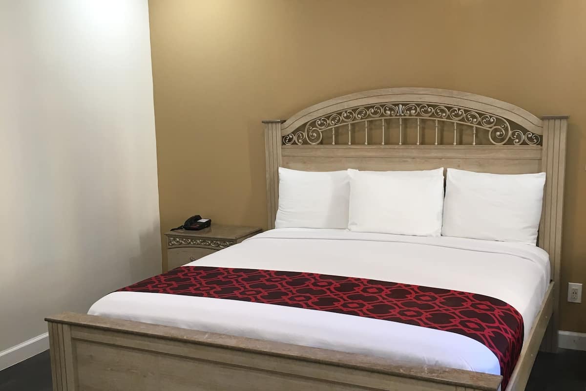 Room 127 | Iron/ironing board, free WiFi, bed sheets