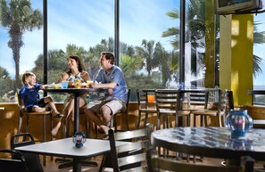 Family dining - Forest Dunes Resort (Myrtle Beach)