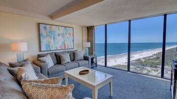 Condo, 3 habitaciones, vista al océano | Área de sala de estar | Televisión de pantalla plana y reproductor de DVD