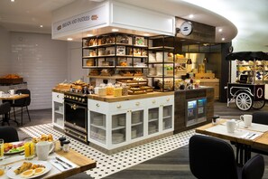 Päivittäinen buffetaamiainen maksusta