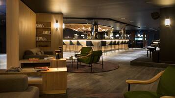 Bar lounge