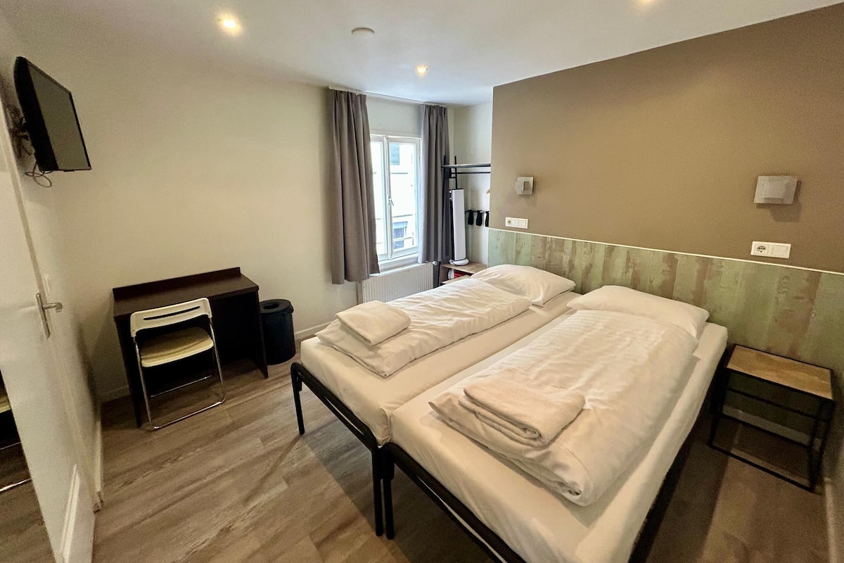 Twin Room, 2 Single Beds