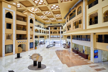 Lobby. Steigenberger ALDAU Beach Hotel