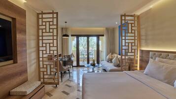 Family Suite | 1 bedroom, hypo-allergenic bedding, down comforters, in-room safe