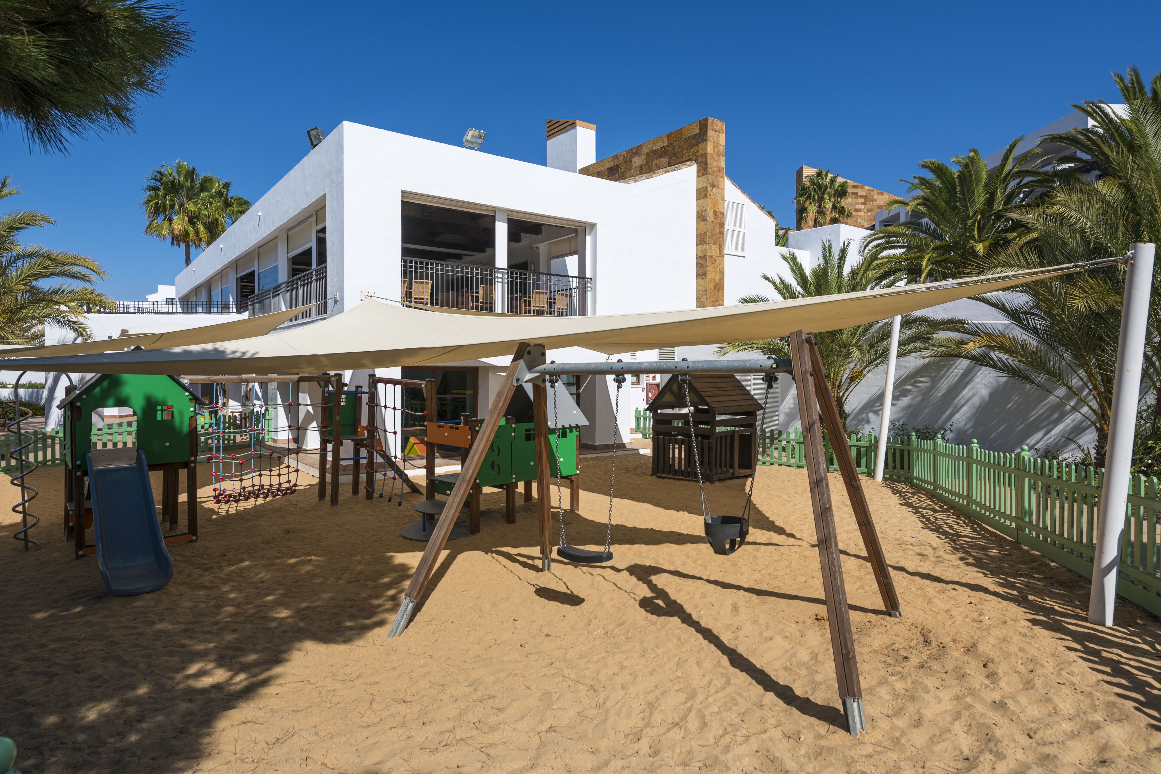 children’s play area – outdoor