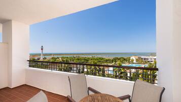 Family Double Room, 2 Twin Beds, Sea Facing | Resort view