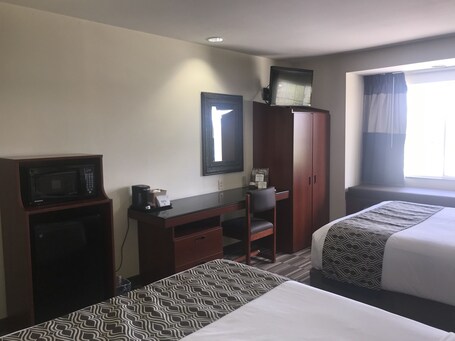 Microtel Inn Suites by Wyndham Indianapolis Airport - Image 58