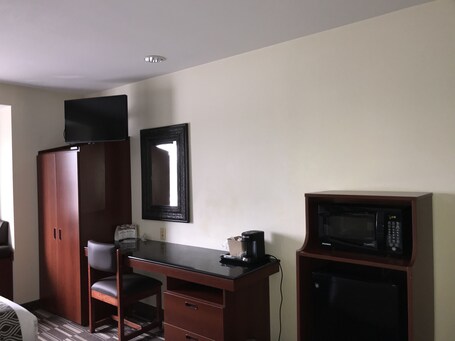 Microtel Inn Suites by Wyndham Indianapolis Airport - Image 53