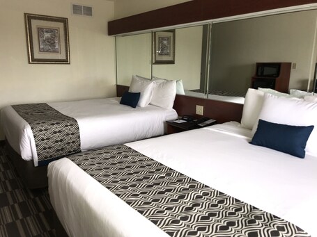 Microtel Inn Suites by Wyndham Indianapolis Airport - Image 12