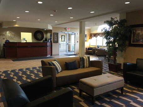 Microtel Inn Suites by Wyndham Indianapolis Airport - Image 17