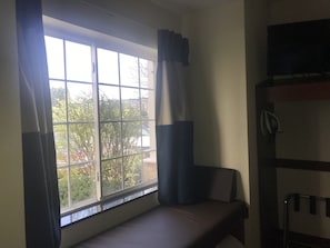 Standard Room, 1 Queen Bed, Accessible