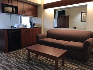 Suite, 1 cama de matrimonio con sofá cama | Ropa de cama de alta calidad y edredones de plumas