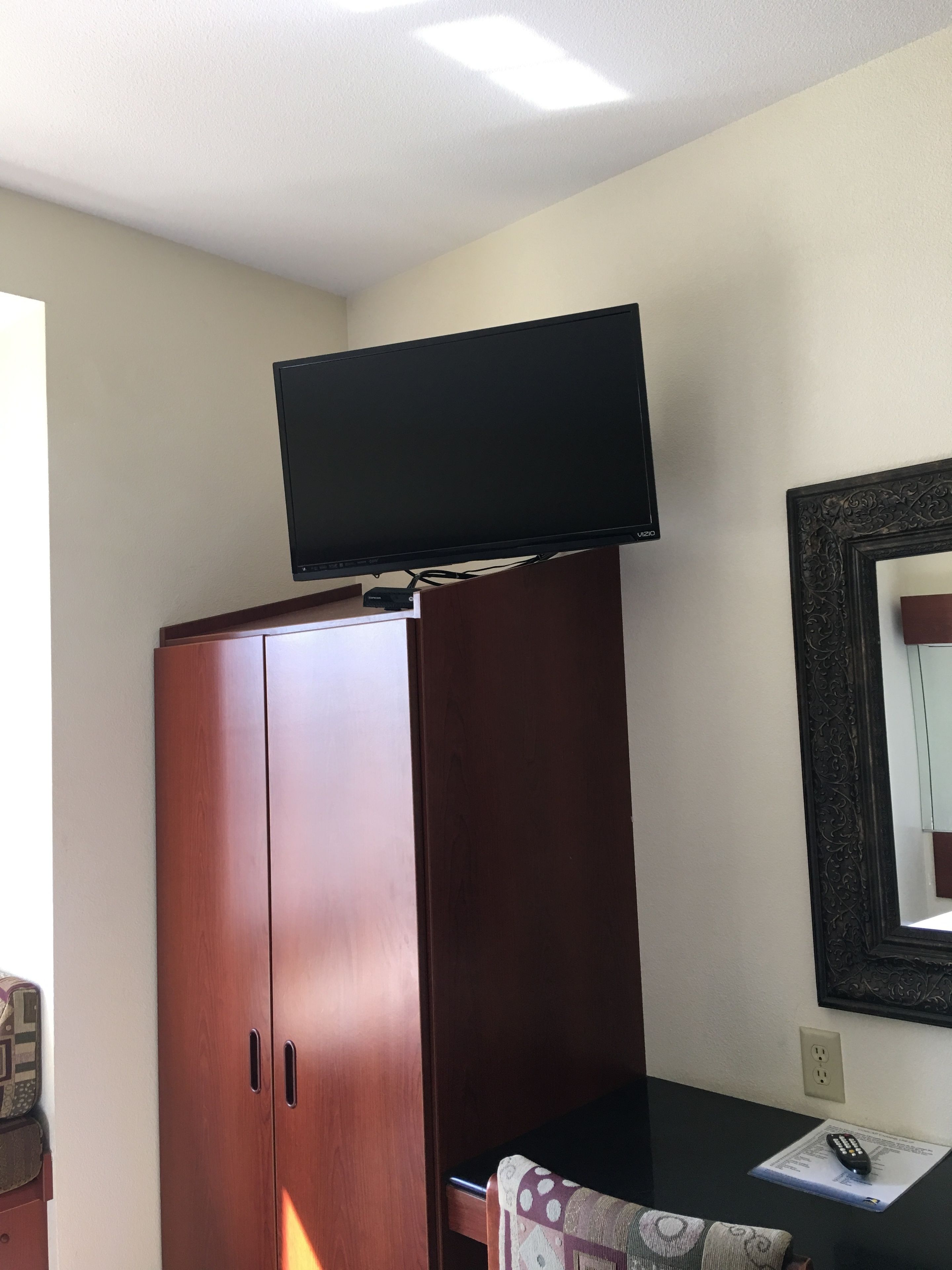 standard room, 1 queen bed, accessible | room amenity