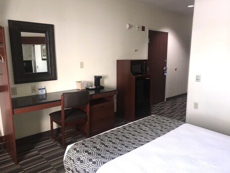 Microtel Inn Suites by Wyndham Indianapolis Airport - Image 66