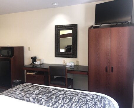 Microtel Inn Suites by Wyndham Indianapolis Airport - Image 69