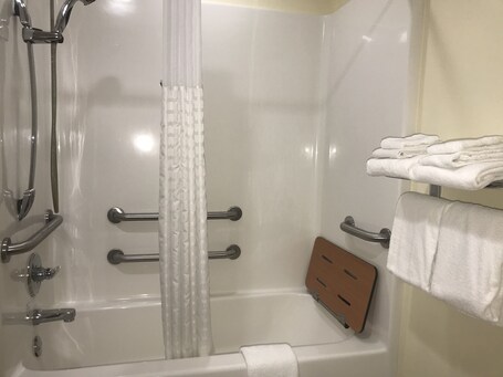 Microtel Inn Suites by Wyndham Indianapolis Airport - Image 59