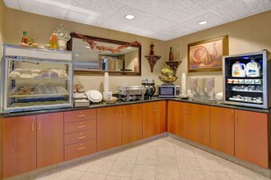 Desayuno continental incluido todos los días 