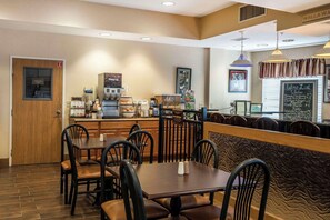 Free daily buffet breakfast  - Comfort Inn & Suites Walla Walla (Walla Walla)