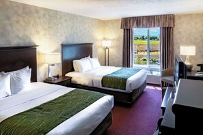 Premium bedding, pillow-top beds, desk, iron/ironing board - Comfort Inn & Suites Walla Walla (Walla Walla)