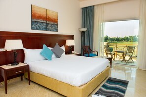 Minibar, caja de seguridad en la habitación y cortinas blackout 