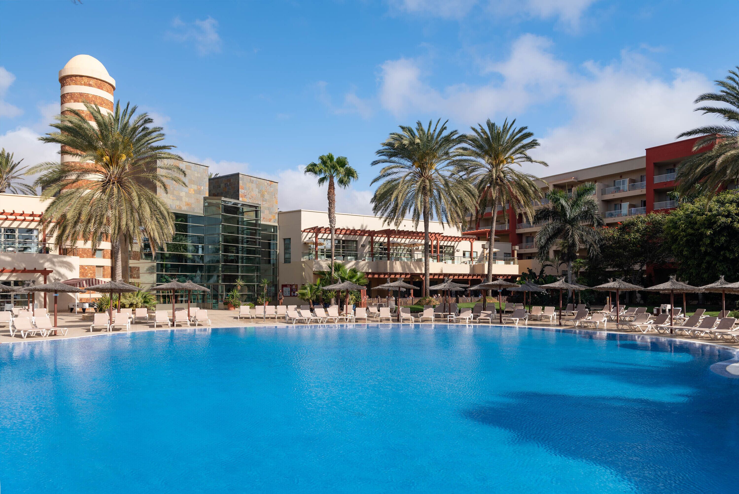 3 piscinas al aire libre, sillones reclinables de piscina