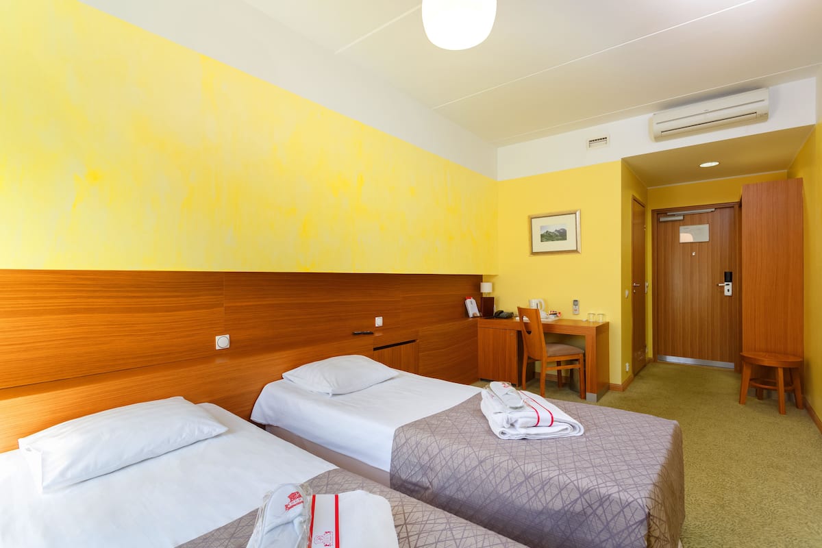 In-room safe, desk, iron/ironing board (on request), WiFi (free)