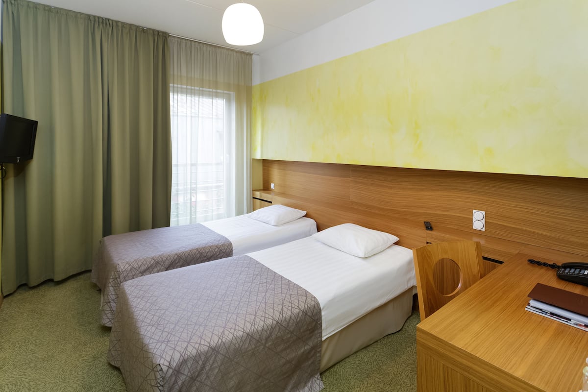 In-room safe, desk, iron/ironing board (on request), WiFi (free)