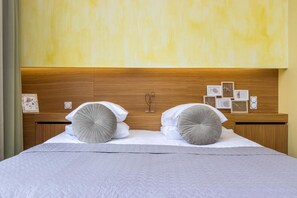 In-room safe, desk, iron/ironing board, free WiFi