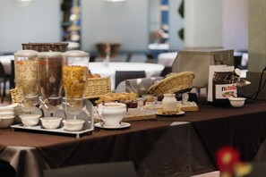 Daily buffet breakfast (EUR 19 per person)