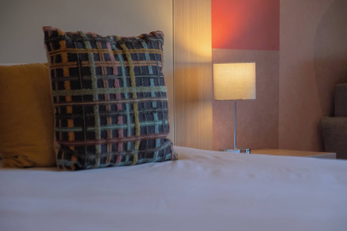 In-room safe, desk, soundproofing, iron/ironing board (on request)