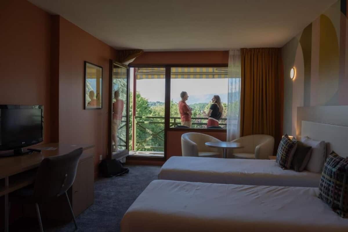 Coffres-forts dans les chambres, bureau, chambres insonorisées