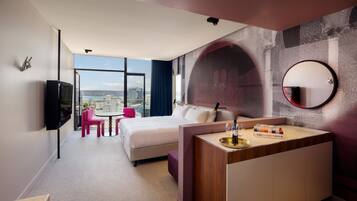 Suite, 1 King Bed, Balcony, Harbor View (High Floor) | 1 bedroom, premium bedding, minibar, in-room safe