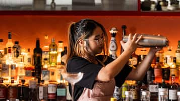 Déjeuner et dßner servis sur place, spécialités Cuisine fusion