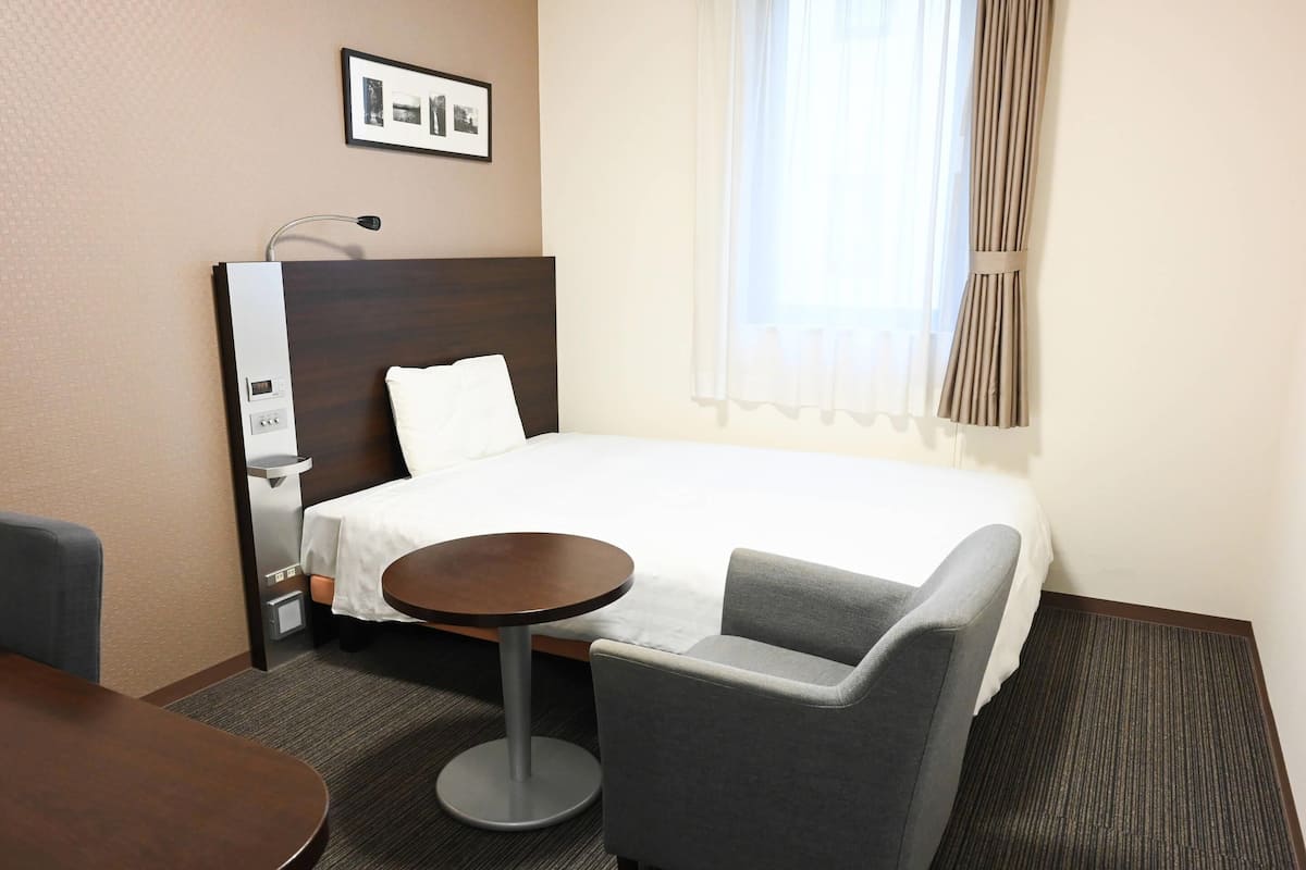 Superior-værelse - 1 dobbeltseng - ikke-ryger | Skrivebord, arbejdsområde til bærbare computere, mørklægningsgardiner