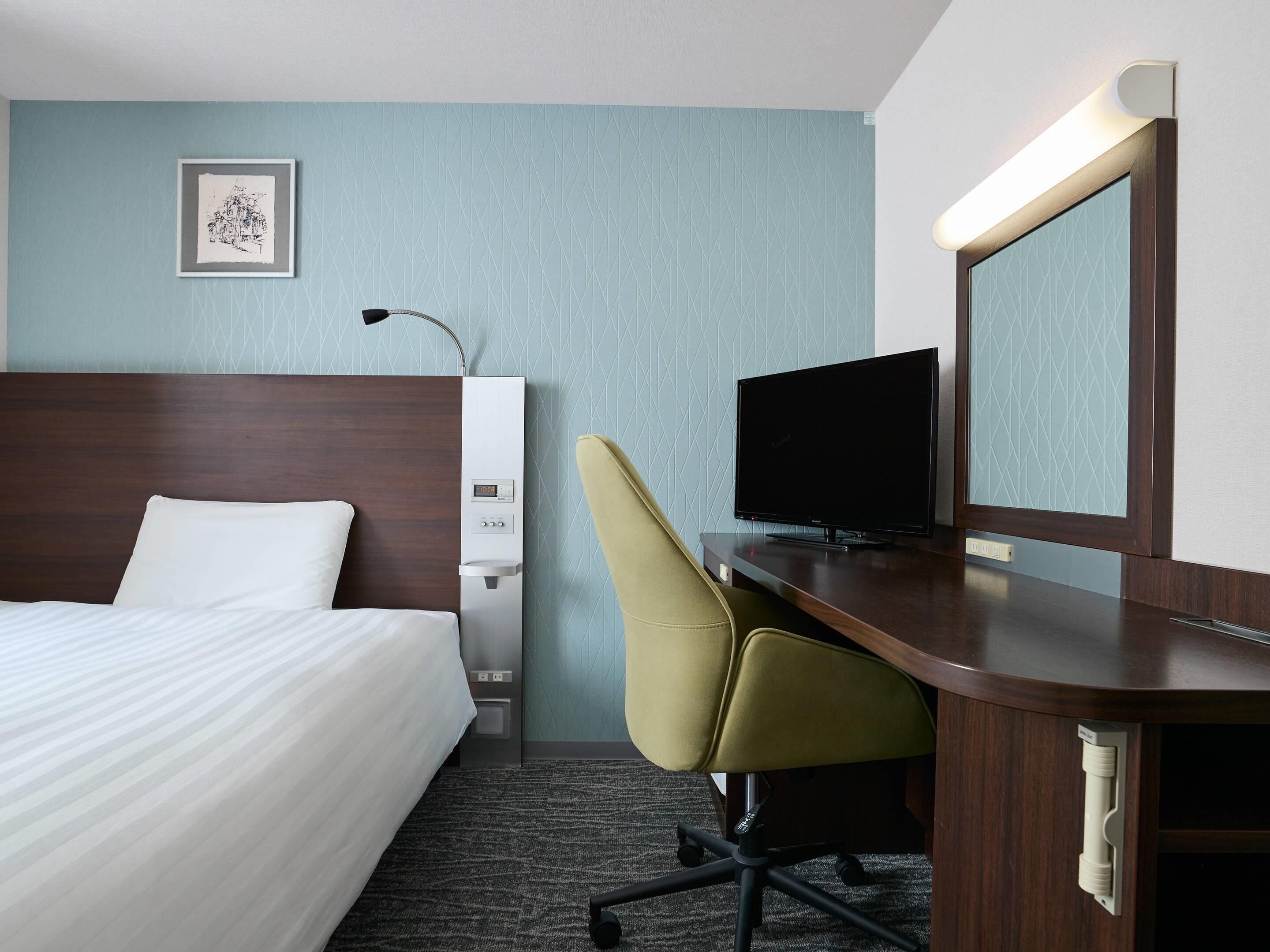 Standard Room, 1 Double Bed, Non Smoking | Desk, laptop workspace, blackout drapes, soundproofing