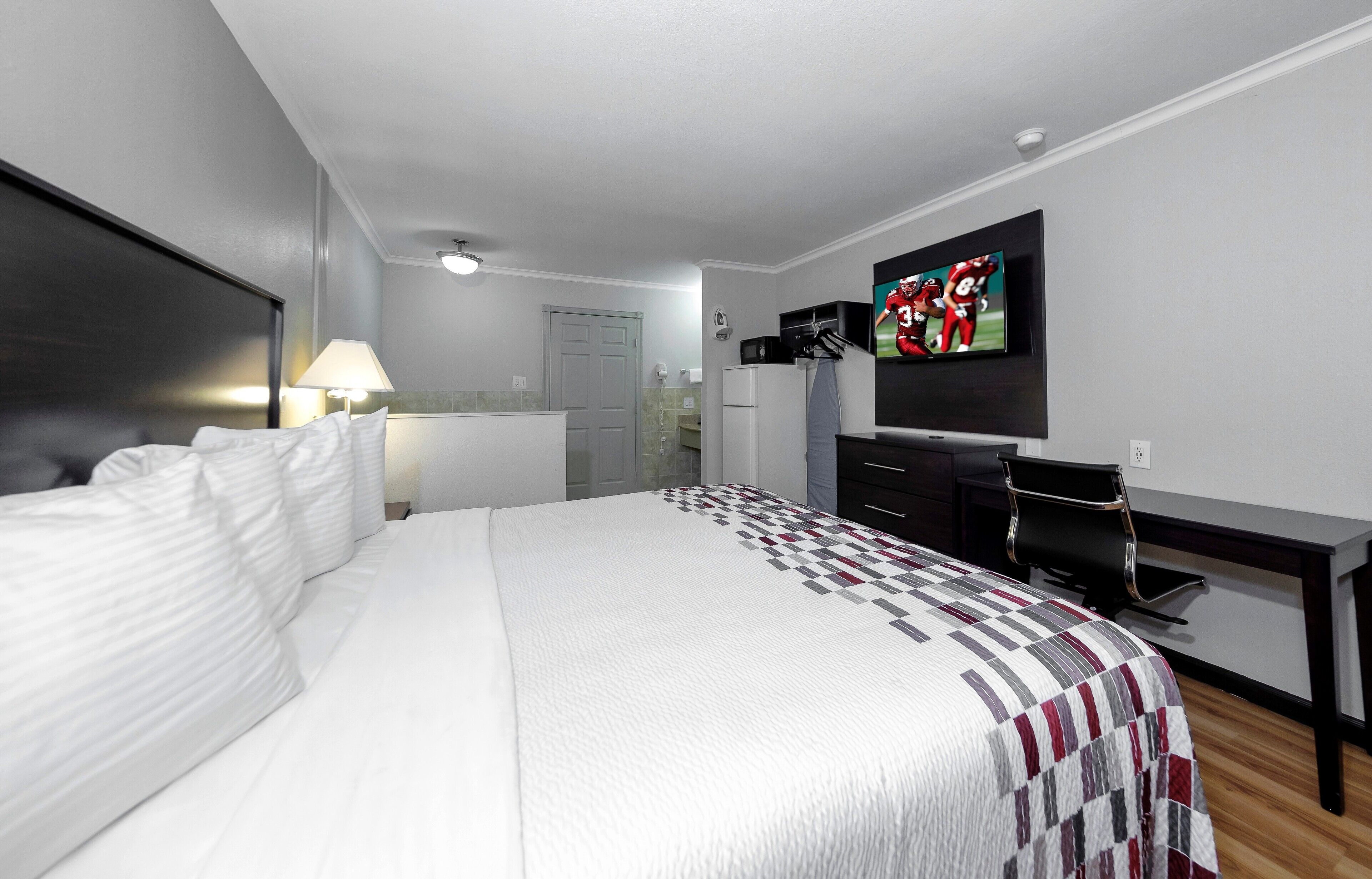 Photo - Red Roof Inn Arlington - Entertainment District