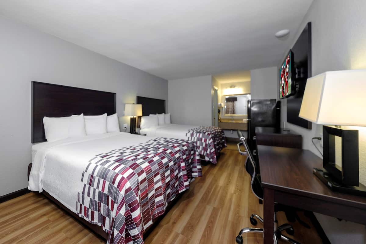 Deluxe Room, 2 Queen Beds, Non Smoking