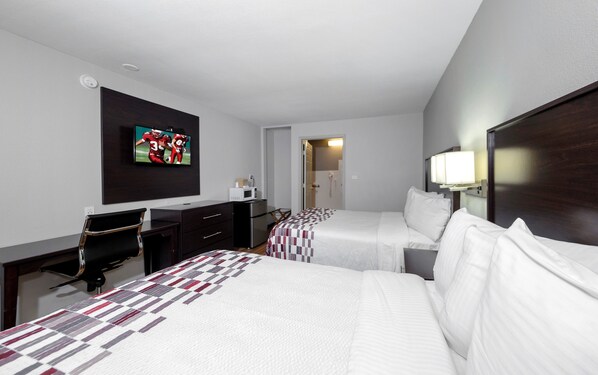 Deluxe Room, 2 Double Beds, Accessible, Non Smoking (Roll-In Shower)